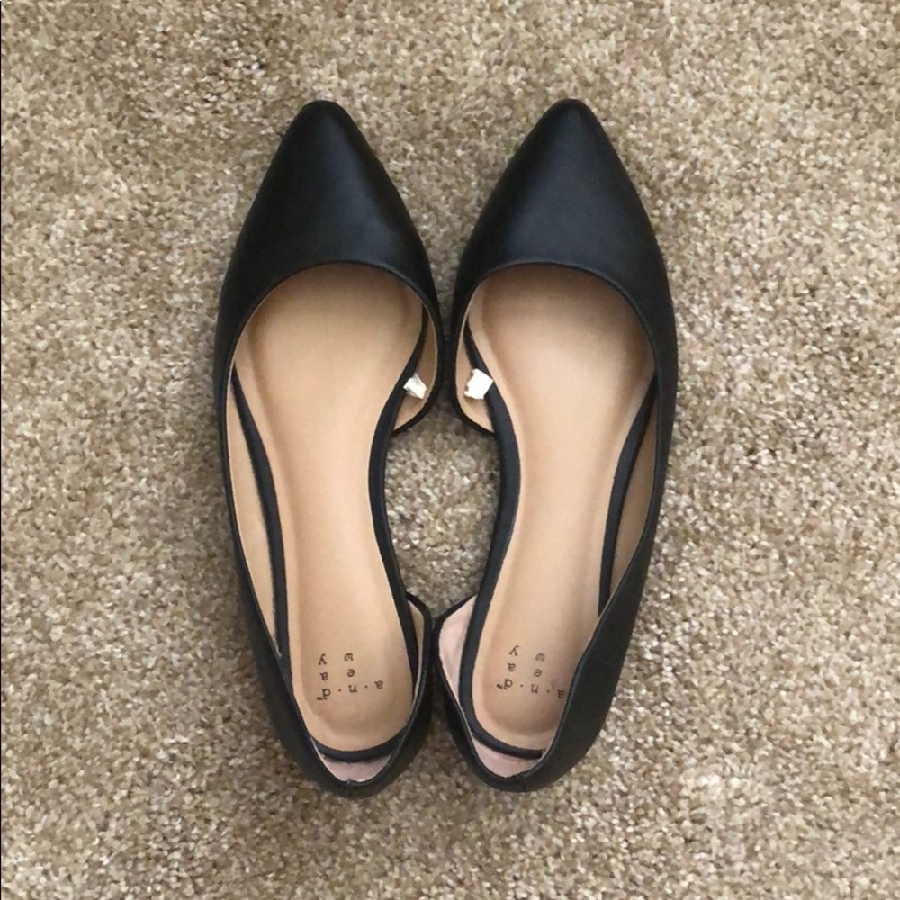 Woman’s Flat Shoe